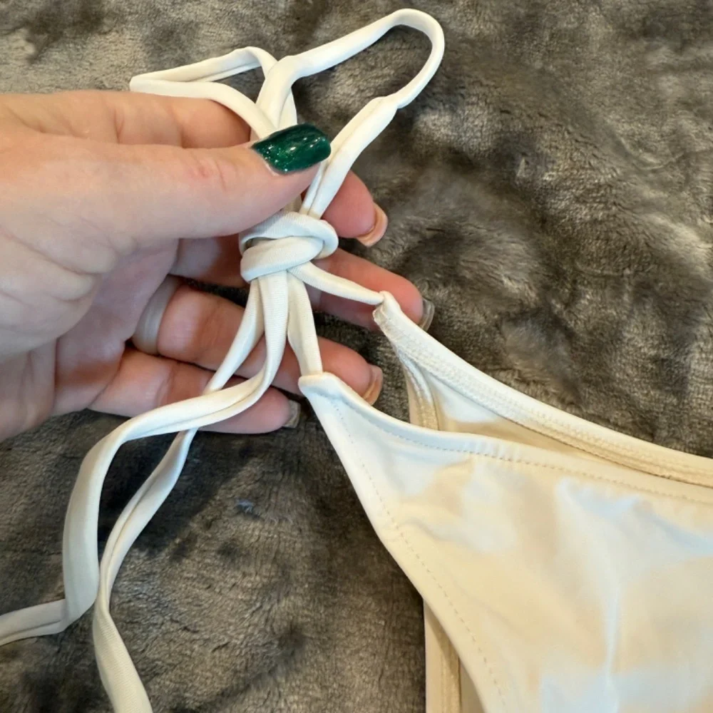 New! Frankie’s Bikinis Tia String Bikini Bottom White 31556